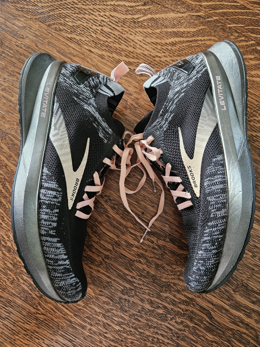 Brooks Levitate 4 Women’s 8.5 B Black Pink Running Shoes 1203351B041